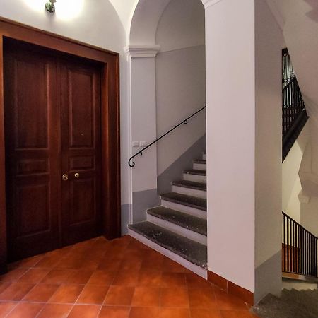 One&One Hotel Салерно Екстериор снимка