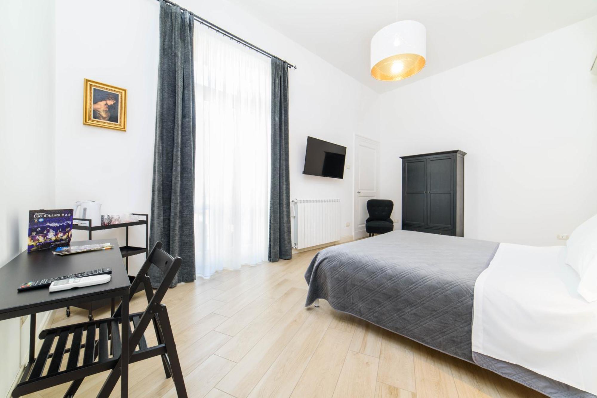 One&One Hotel Салерно Екстериор снимка