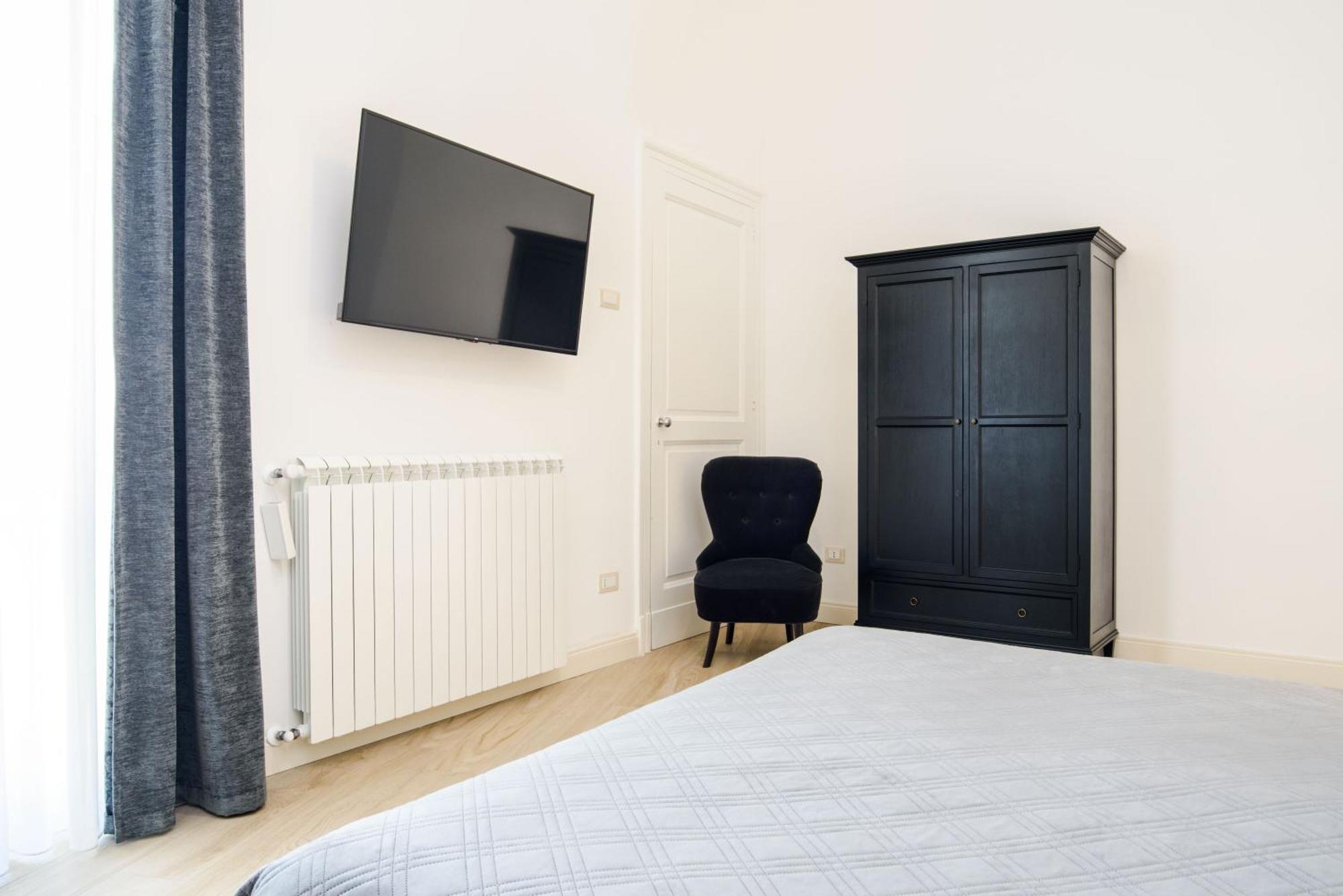 One&One Hotel Салерно Екстериор снимка