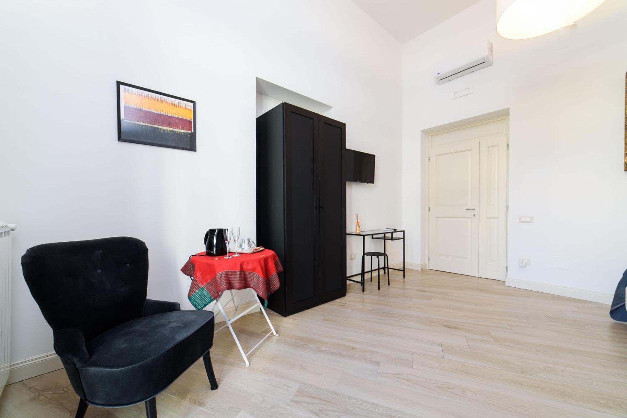 One&One Hotel Салерно Екстериор снимка