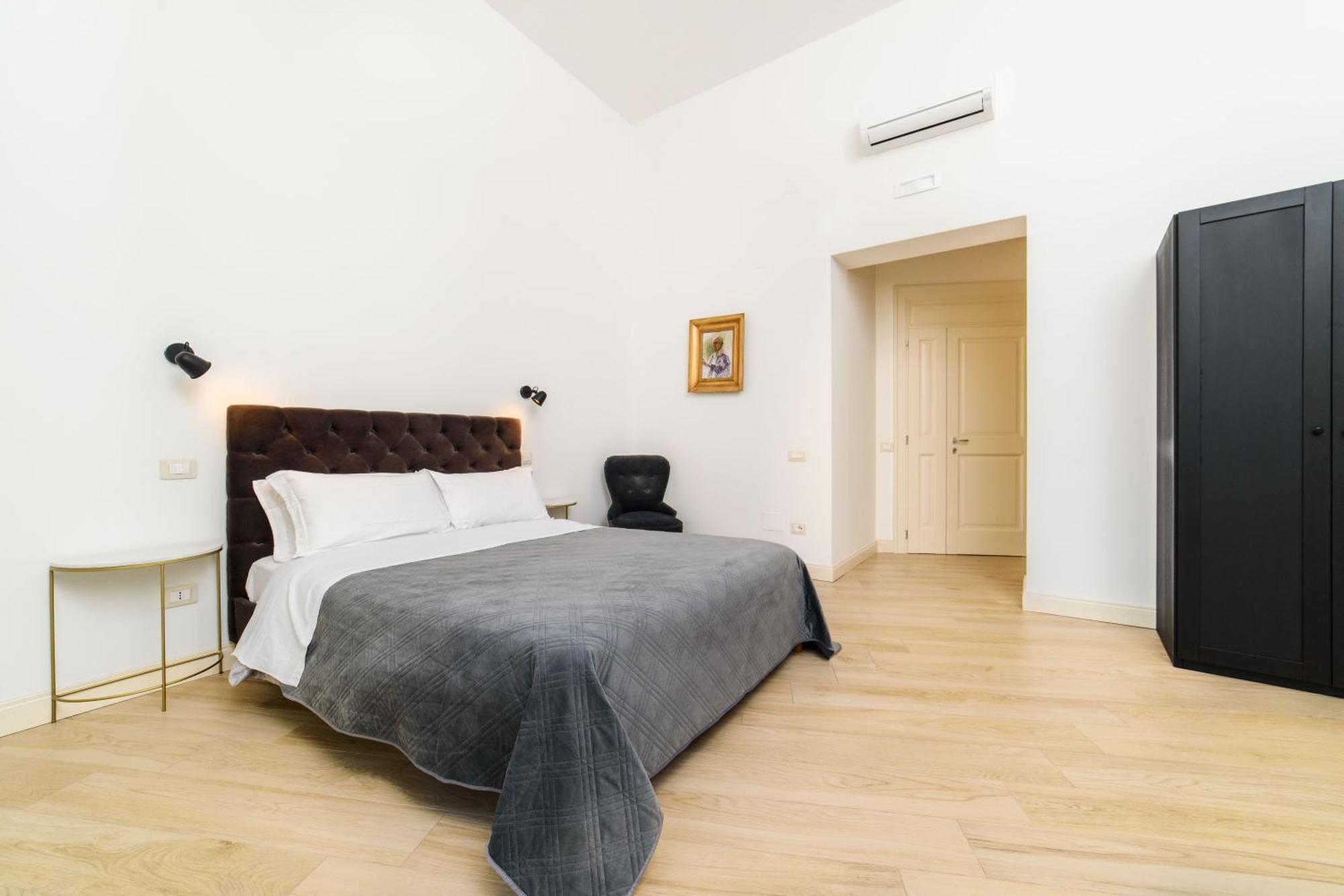 One&One Hotel Салерно Екстериор снимка