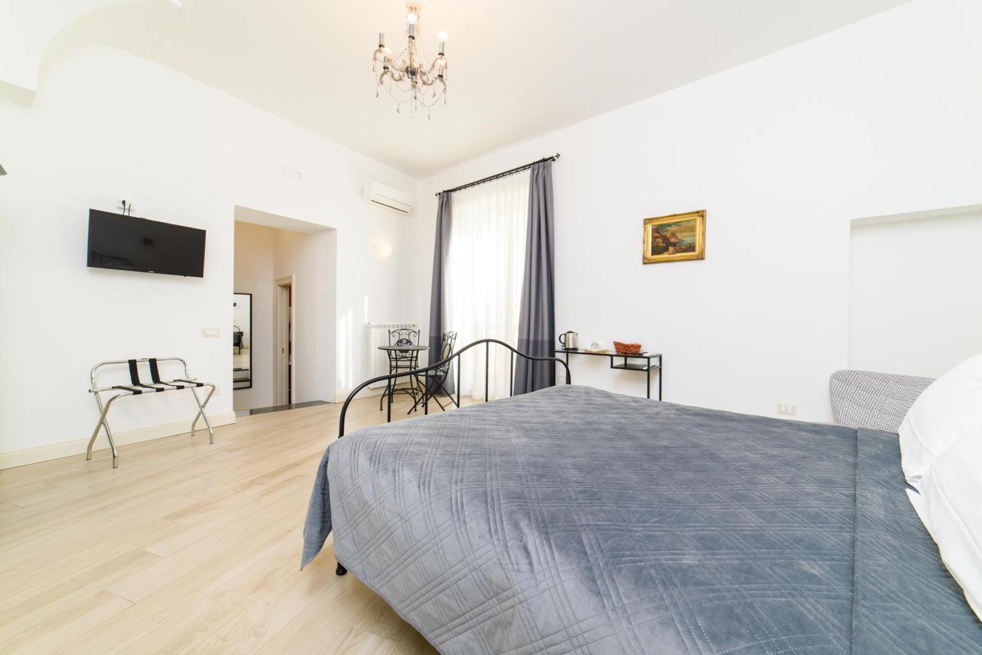 One&One Hotel Салерно Екстериор снимка