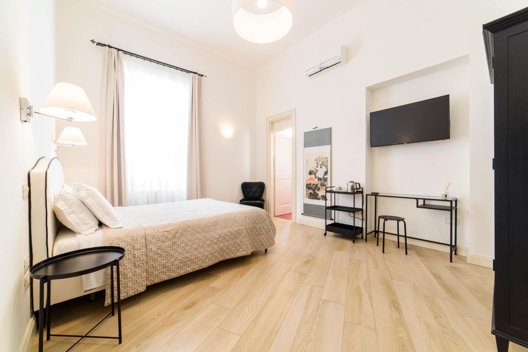 One&One Hotel Салерно Екстериор снимка