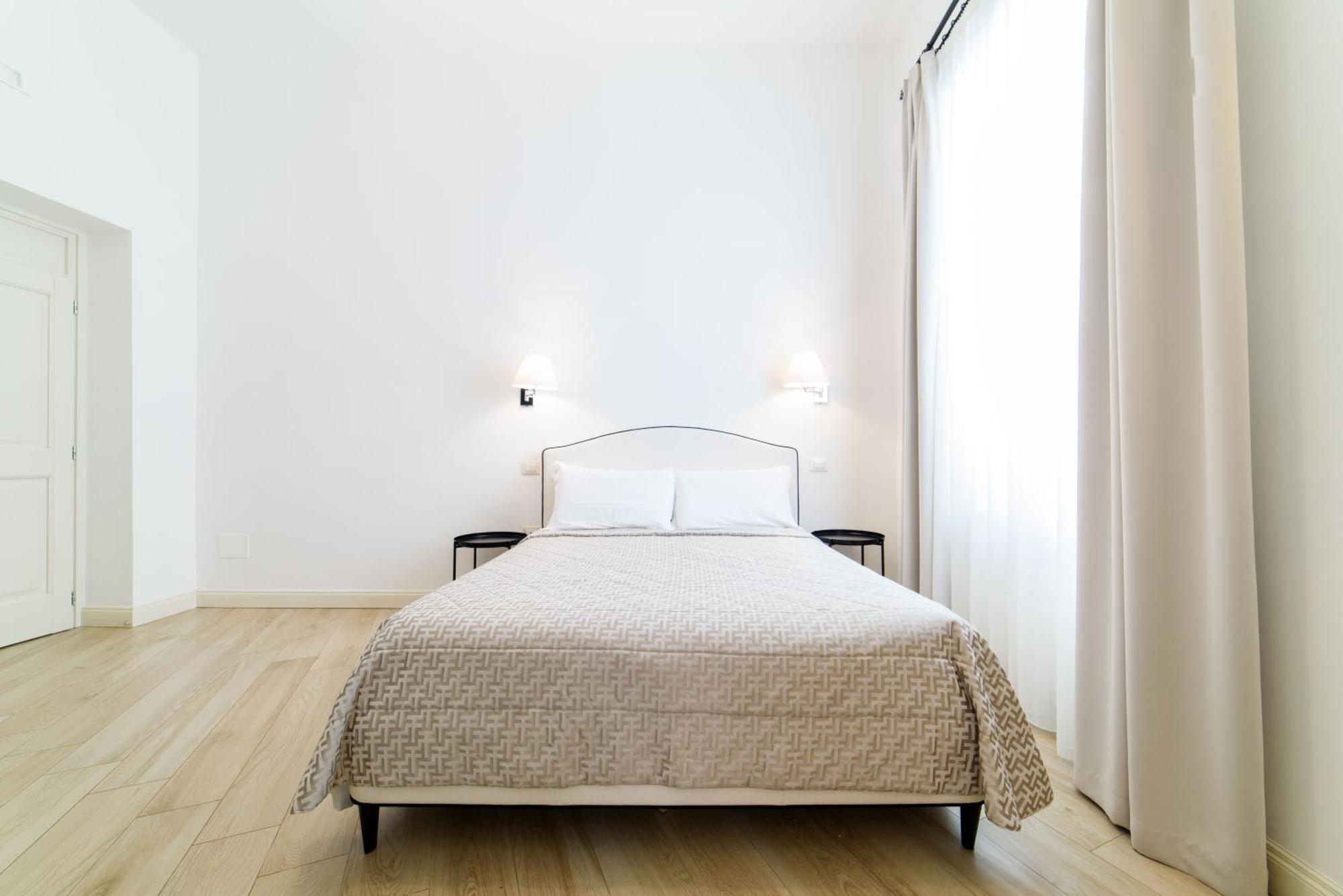 One&One Hotel Салерно Екстериор снимка