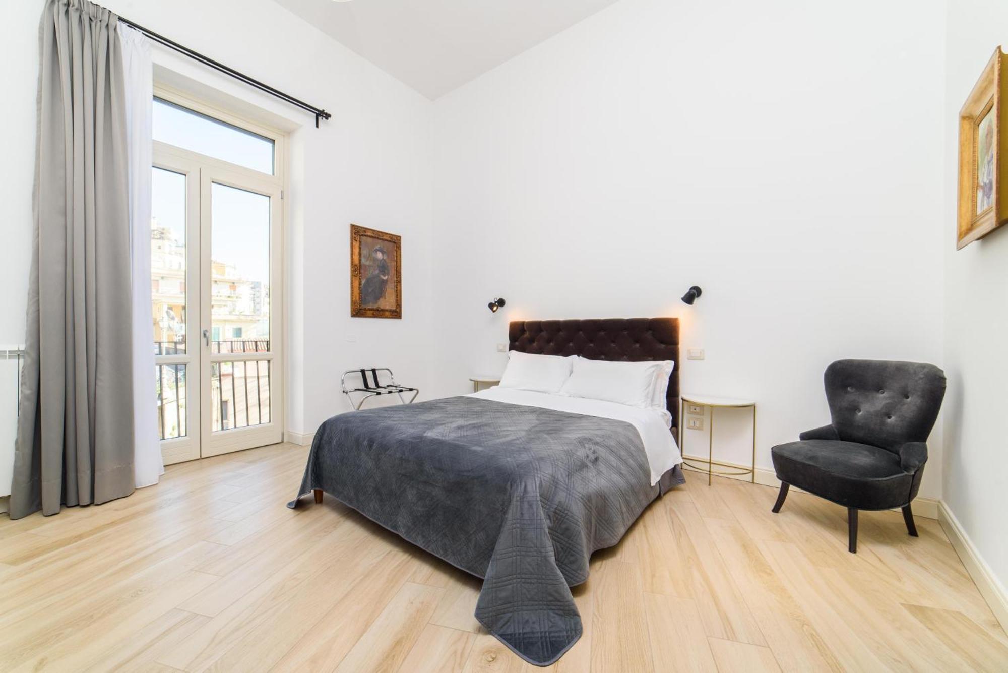 One&One Hotel Салерно Екстериор снимка